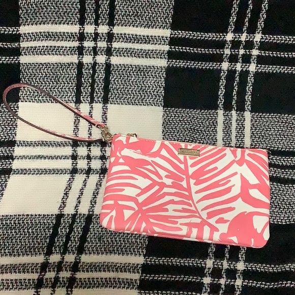 kate spade Handbags - 🔴 Kate spade pink & white tropical print wristlet